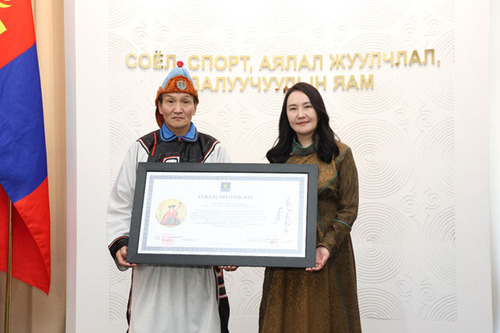 Соёлын биет бус өвийн 2025 оны шилдэг өвлөн уламжлагч урианхай туульч Н.Дамдиндорж